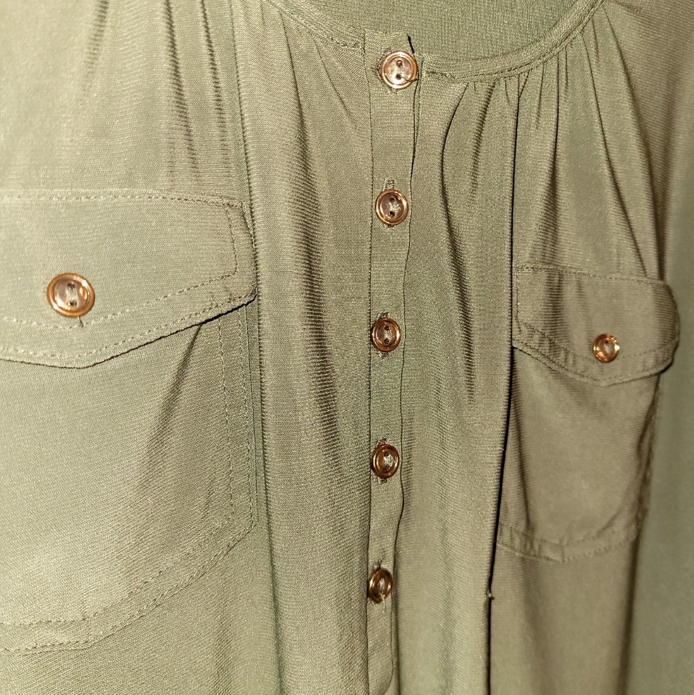 Olive Green 3/4 sleeve top - Picture 2 of 4